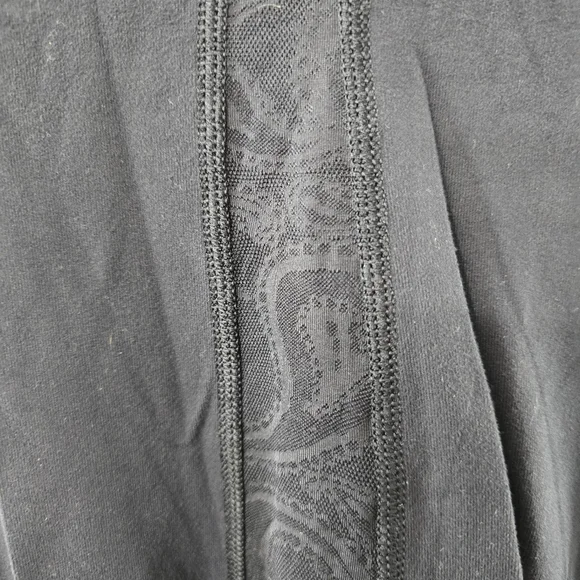 Lululemon Full Tilt Long Sleeve Lace Trim Popover Athletic Top Solid Black Sz 4 - Picture 11 of 13